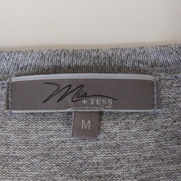 Mia & Tess Lace Hem Layered Look Tunic Top Pullover Blouse Shirt Size Medium - Picture 8 of 11